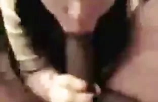 Nackte Mulattin gefä ...