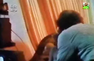 MILF zieht sich aus  ...