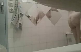 Tätowierte Bella Bel ...