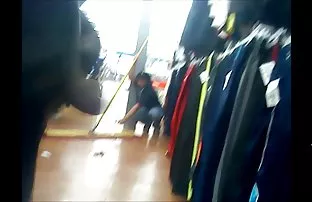 gibt dem Kerl in der ...