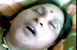 Blondine mit einem f ...